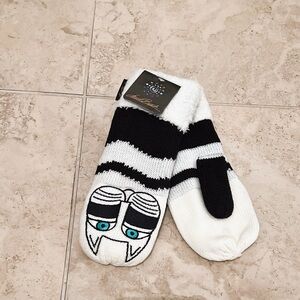 Free- Howard’s Mittens/ Gloves